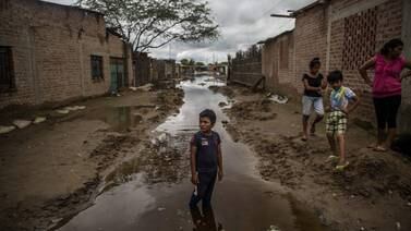 Cerca de 800 pueblos en Perú están hundidos en el barro que dejan las inundaciones