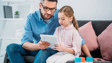 Aprenda a limitar el tiempo de dispositivos electrónicos en sus hijos