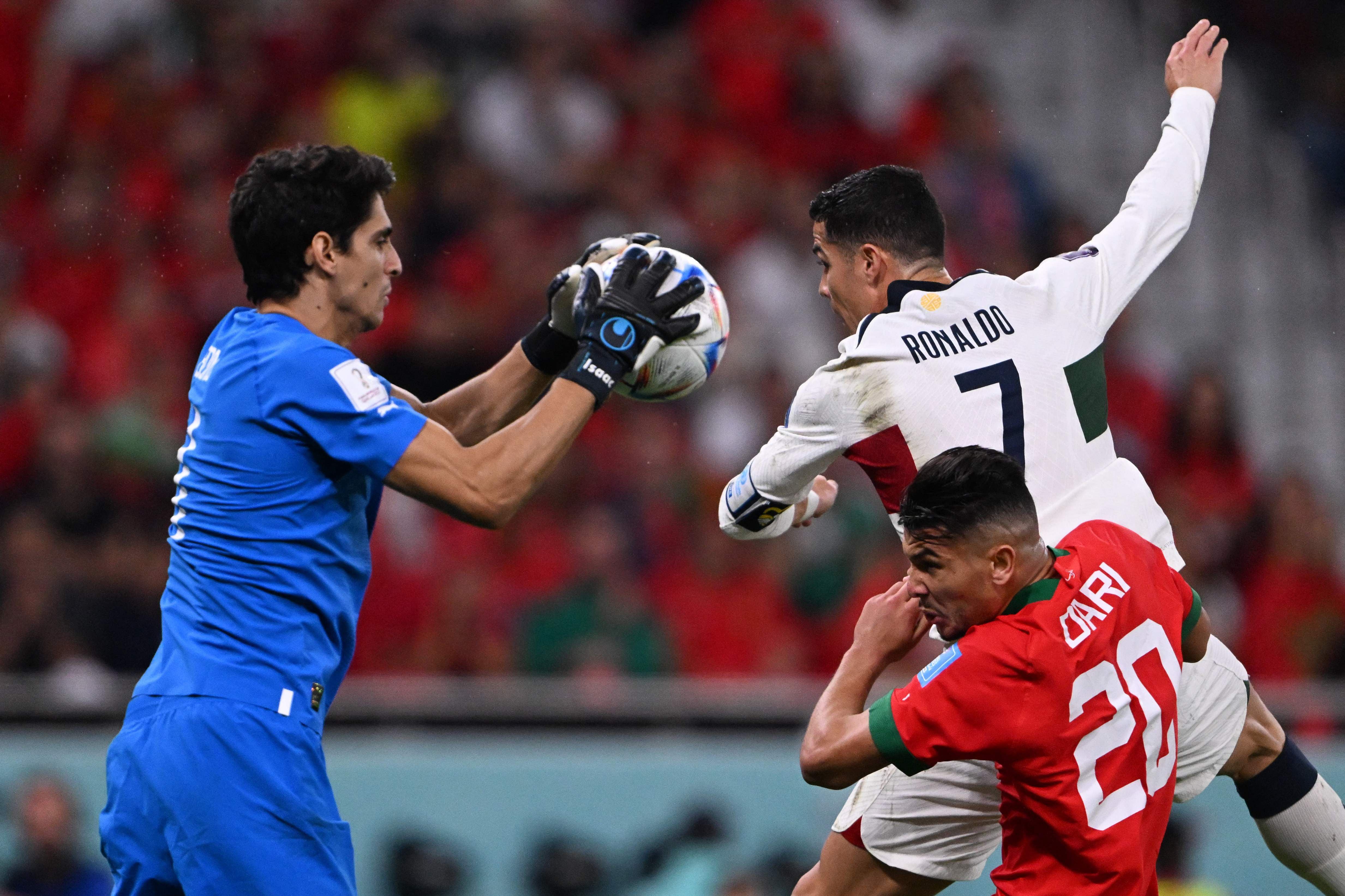 Luego de que los ‘Leones del Atlas’ eliminaran al equipo de Cristiano Ronaldo del Mundial, ‘Bono’ festejó la victoria y aseguró a la televisión española Gol Mundial que ya no conoce los límites de su equipo. 