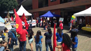 Manifestación de estudiantes de la UCR en favor de la huelga tuvo escasa acogida