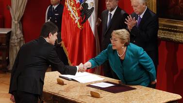 Michelle Bachelet apunta a dar nuevo aire al Gobierno en Chile