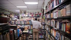 Sumérjase en el maravilloso mundo de los libros leídos: las compraventas se niegan a morir