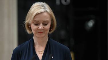 Primera ministra británica Liz Truss anuncia su dimisión  