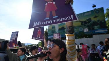 Protesta en El Salvador exige freno a violencia contra niñas y mujeres