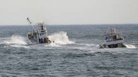 Japón confirma 10 muertos en naufragio de barco turístico, 16 siguen desaparecidos