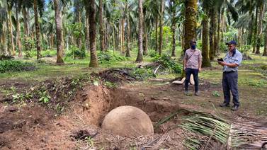 Esfera de piedra precolombina descubierta en finca privada en Palmar Sur
