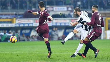 Gonzalo Higuaín anota doblete en triunfo de la Juventus sobre el Torino
