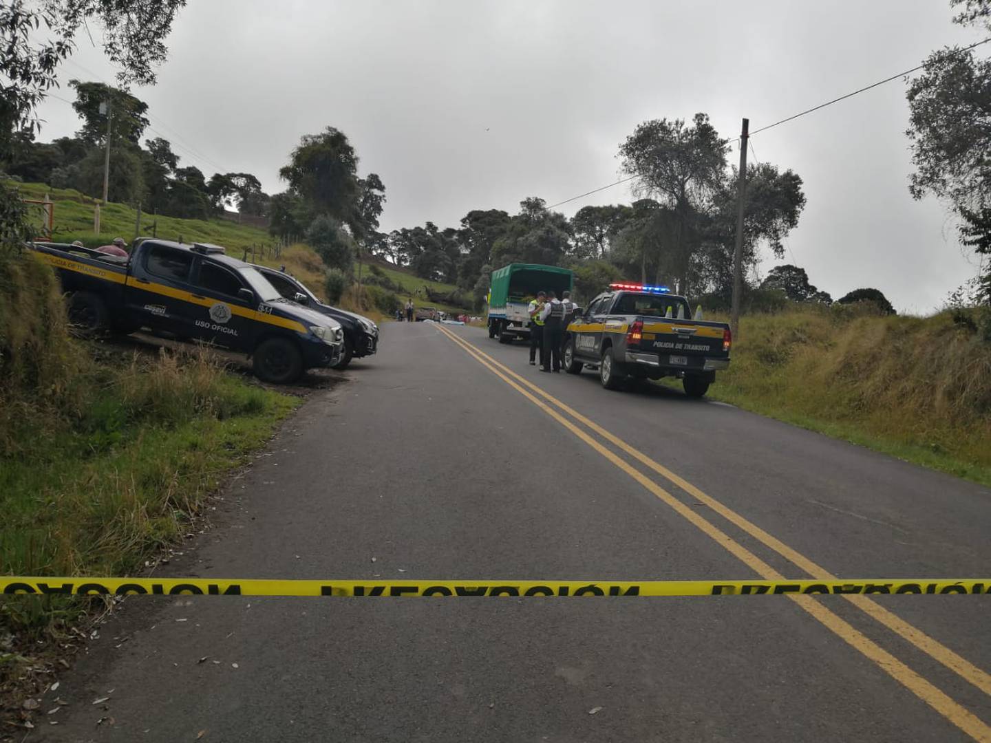 Dos peones fallecen en San Juan de Chicuá, Cartago, al caer del cajón del vehículo en el que viajaban. Foto Keyna Calderón.