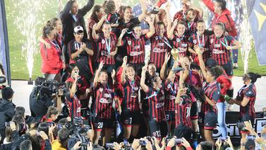 Alajuelense tiñe de rojinegro una final histórica en el  fútbol femenino 
