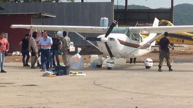OIJ de Cañas detiene avioneta con 400 kilos de cocaína y $500.000 en efectivo