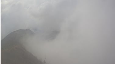 Volcán Turrialba volvió a lanzar rocas a más de 200 metros del cráter