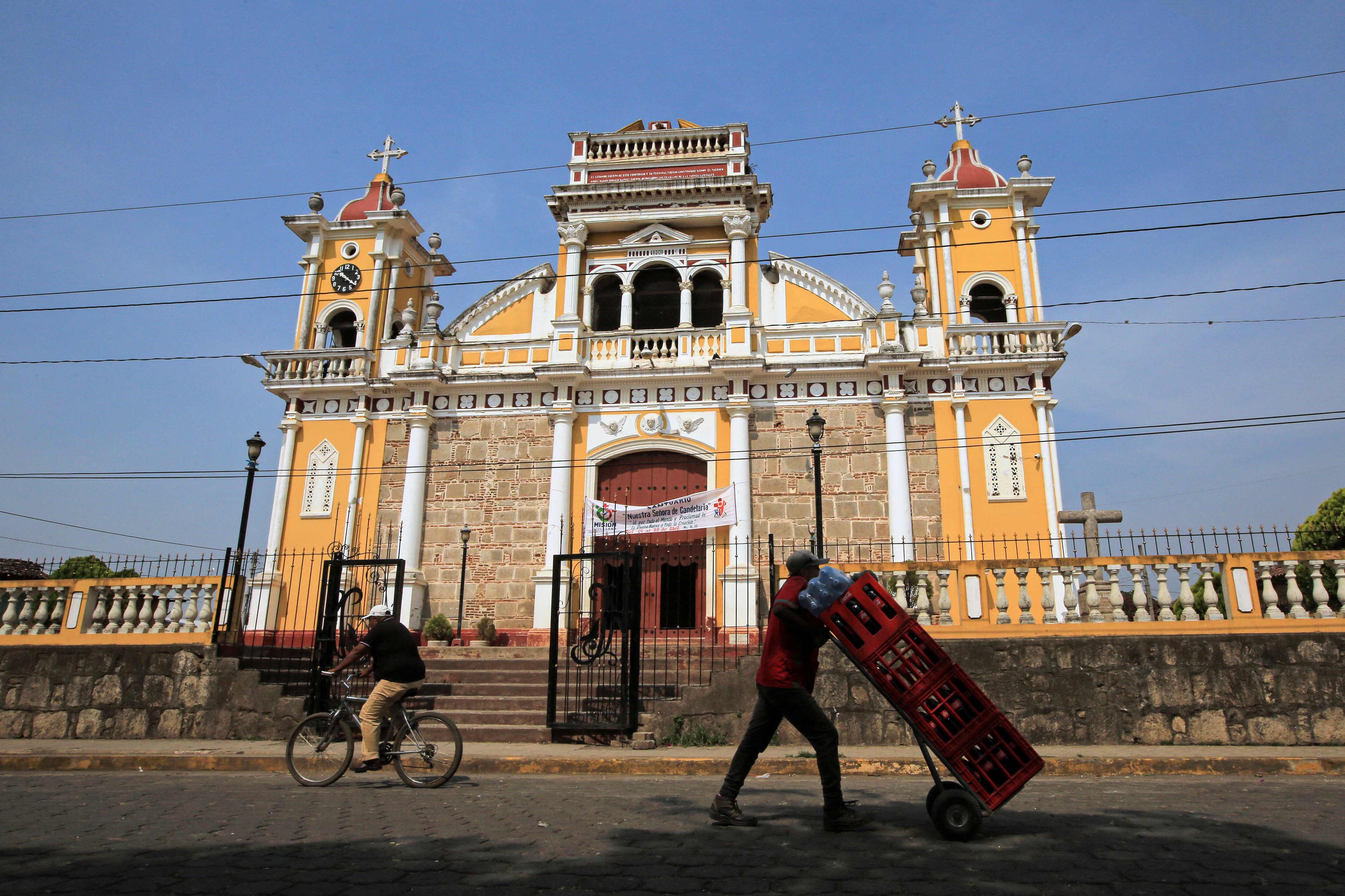 Policía nicaragüense investiga diócesis católicas por supuesto lavado de dinero