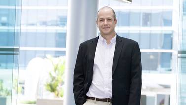 Western Union nombra a costarricense Erick Van der Laat director de centro regional