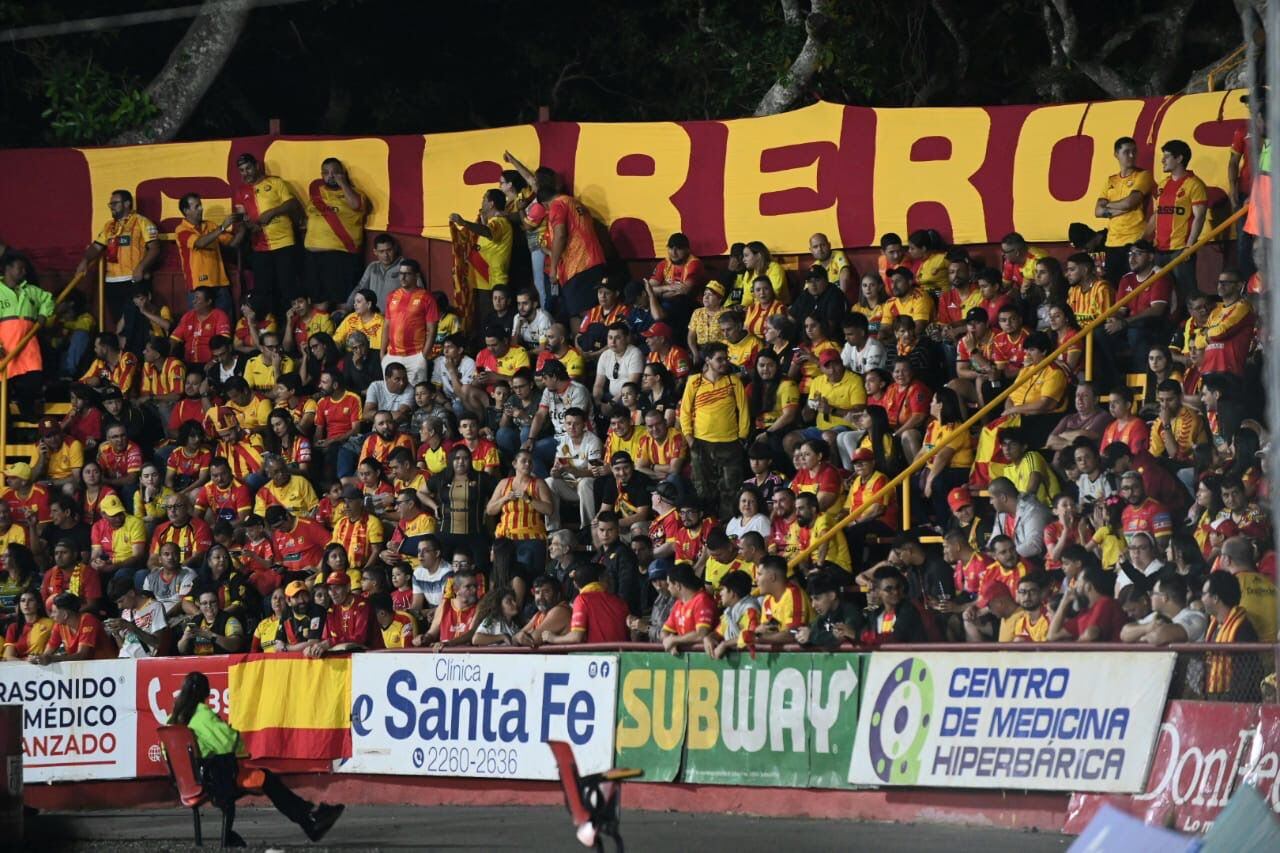 Herediano quiere hacerlo bien ante Liga Deportiva Alajuelense en el Estadio Carlos Alvarado.