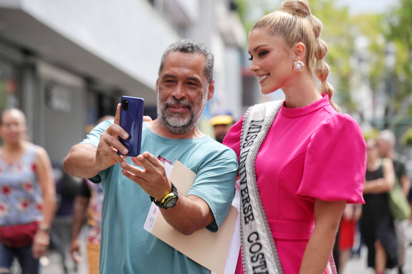 17/10/2023/ Recorrido por San José de Lisbeth Valverde Miss Universe  Costa Rica  2023 interactuando con los josefinos / Foto John Durán