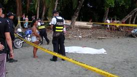 Hombre muere ahogado en playa Dominical 