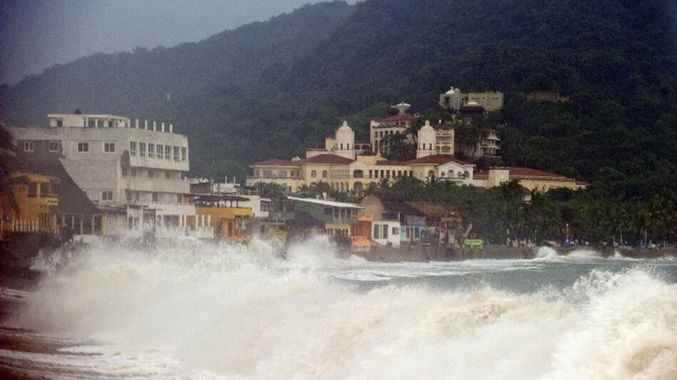 México preparado para recibir huracán Jova esta madrugada La Nación