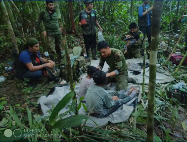 Autoridades colombianas encuentran con vida a los niños perdidos en la selva del Guaviare tras accidente aéreo el pasado 1.° de mayo.  | El Tiempo
