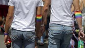 Casi 2.000 parejas del mismo sexo están cubiertas por seguro de salud   
