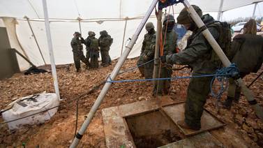 Israel empieza a destruir túneles cavados por Hezbolá desde Líbano