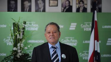 Precandidato del PLN Enrique Rojas Franco propone permitir la explotación petrolera