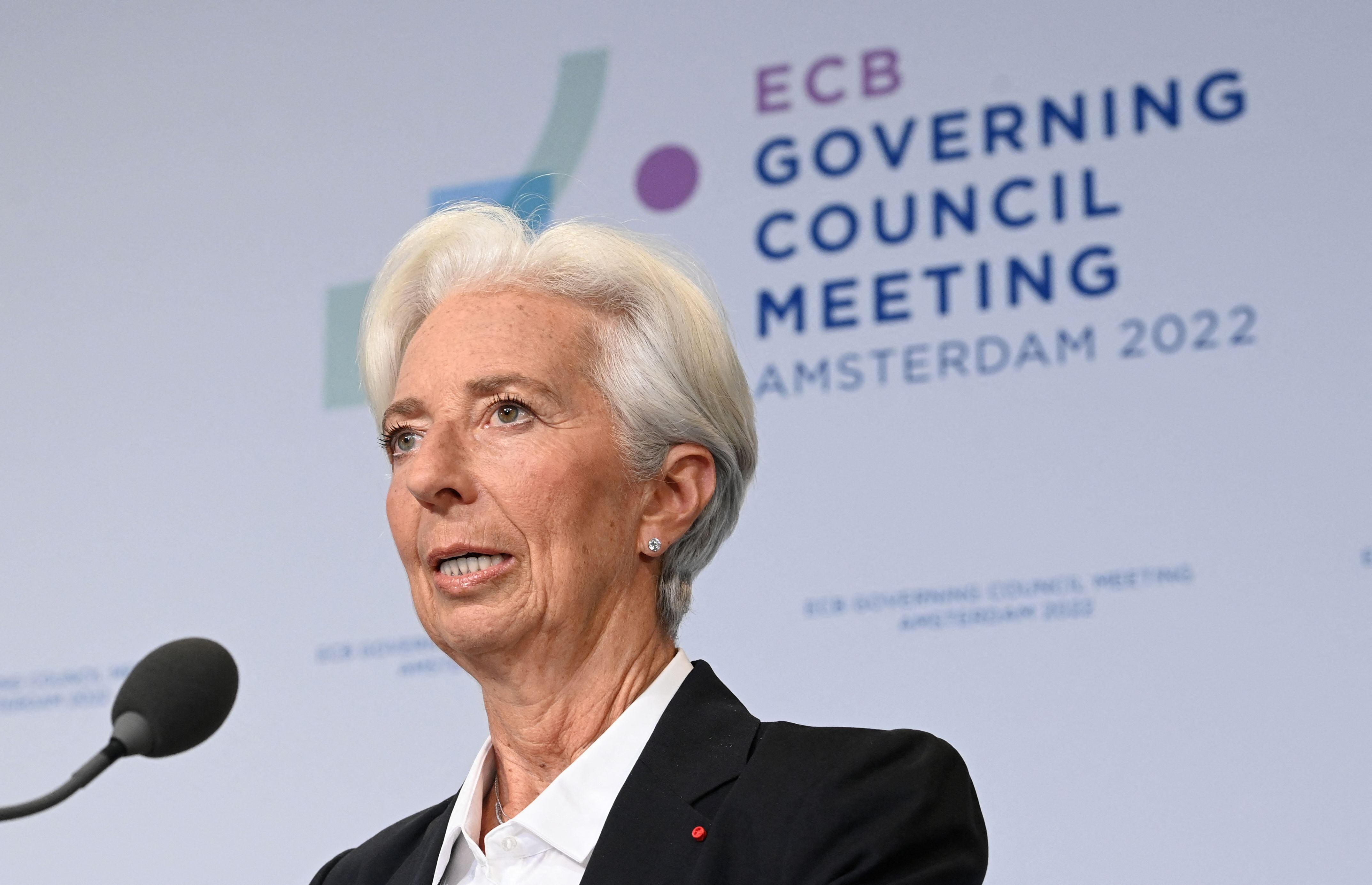 Christine Lagarde, presidenta del Banco Central Europeo, sostuvo que la inflación en Europa es demasiado elevada, por lo cual las tasas de interés mantendrán un ascenso sostenido.