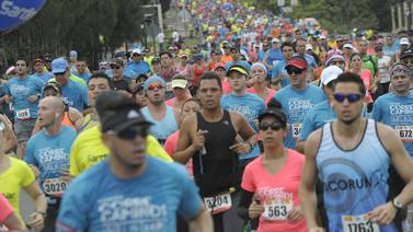 Mayoría de corredores en Costa Rica hacen los 10 km en más de una hora