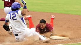  Brenes y Salas está a un paso deganar el título de campeón nacional de béisbol ante Pinoleros