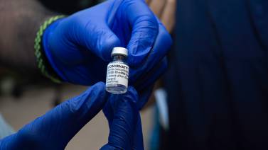 España y Chile superan el 70% de vacunados contra covid-19; así va la pandemia