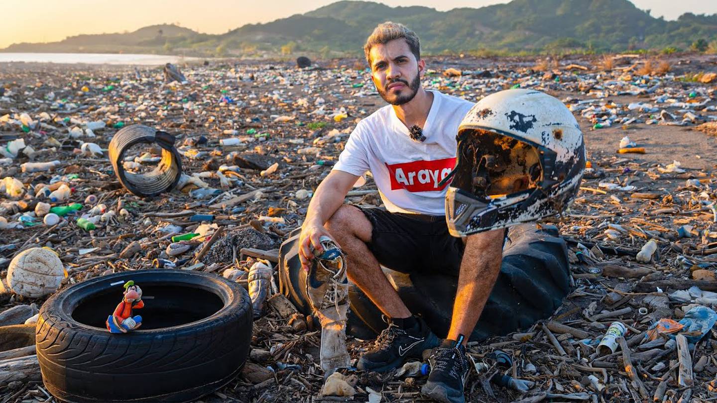 Araya Vlogs limpiará la basura de la playa Guacalillo el sábado 28 de abril.