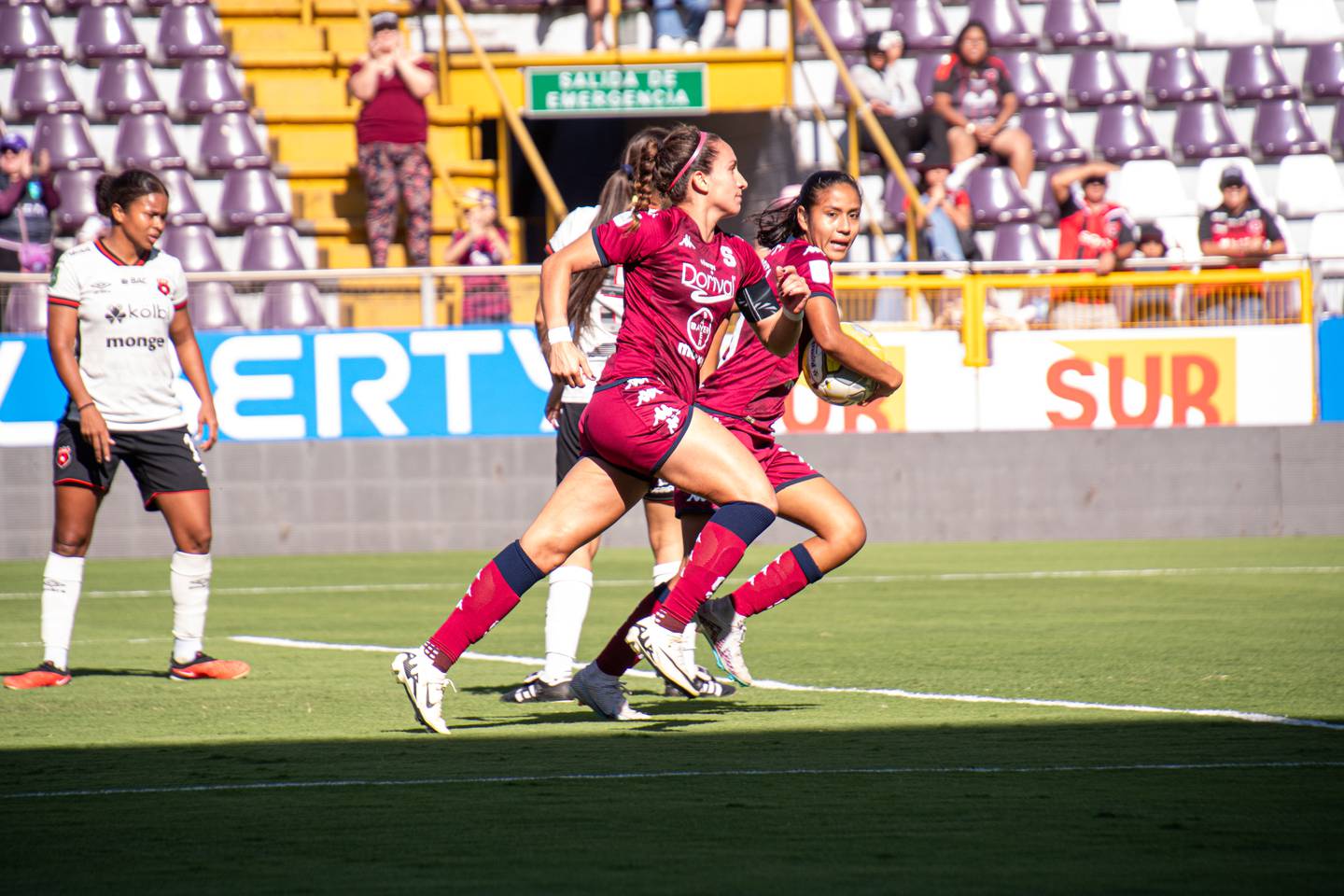 Carolina Venegas se encargó del gol de la honra del Saprissa.