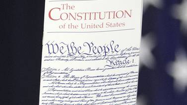Enmienda 14 de la Constitución  garantiza ciudadanía a nacidos en Estados Unidos