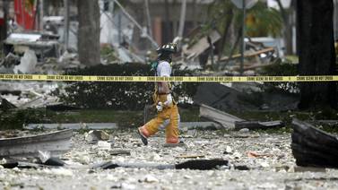 Fuerte explosión en una zona comercial de Florida deja 21 heridos