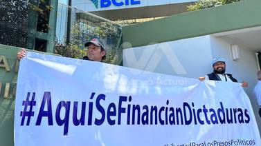 Nicaragüenses en Costa Rica protestan ante al BCIE por dar créditos a Daniel Ortega