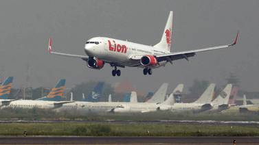 Boeing pagará a 11 familias $1,2 millones por cada víctima del accidente frente a costa de Indonesia