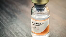 Remdesivir, único medicamento contra covid-19 aprobado por FDA