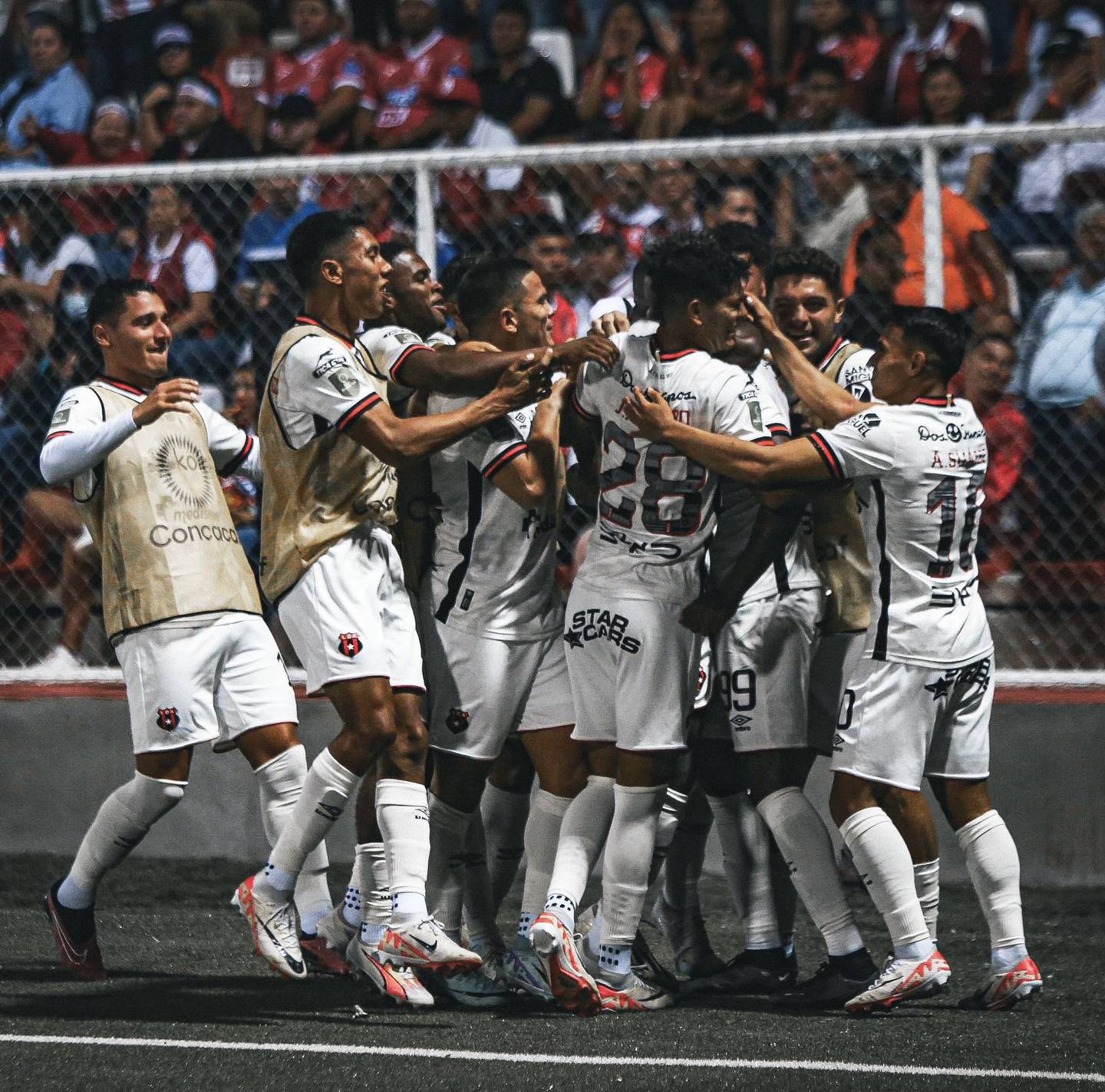 Liga Deportiva Alajuelense sacó un triunfo contundente en Nicaragua contra Real Estelí, en el juego de ida de la final de la Copa Centroamericana de Concacaf.