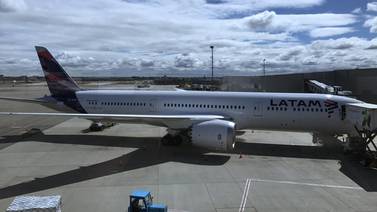‘Incidente técnico’ en vuelo hacia Chile deja 12 hospitalizados en Nueva Zelanda