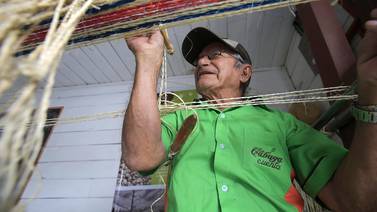Juan Olivado Camacho: El artesano que sobrevive a la muerte de la cabuya