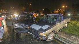 OIJ captura a tres sujetos tras persecución por robo de un Toyota Hilux en Curridabat