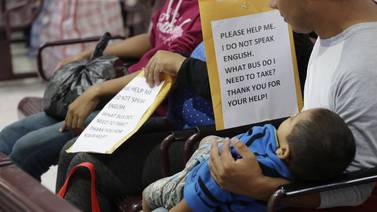Estados Unidos envía a Hawái a guatemaltecos que solicitan asilo, dice gobierno