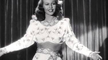 Rita Hayworth, una cabellera y unos hombros que fueron fuego