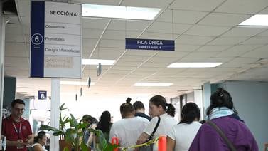 Fiscalía de Colegio de Médicos: especialistas no transgreden ética al dejar de laborar horas extra