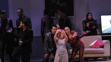 Los aplausos de 'La Traviata' fueron para la soprano Elizabeth Caballero