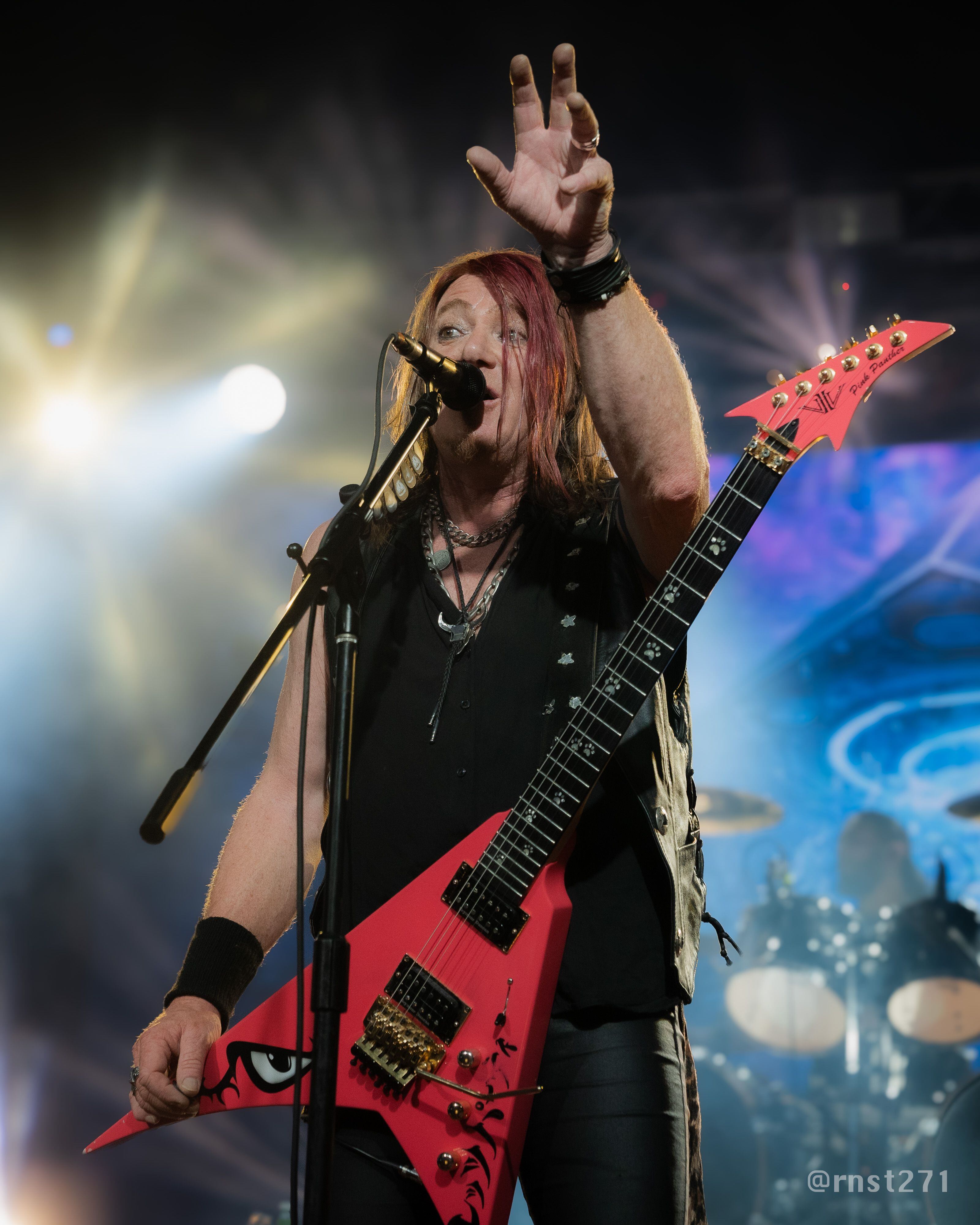 Kai Hansen toma las labores de guitarrista y vocalista, como líder absoluto de Gamma Ray.