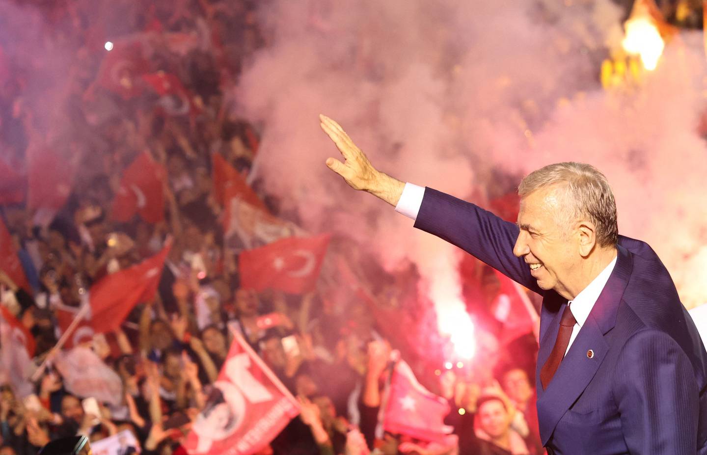 El principal partido de oposición de Turquía reclamó la victoria en Estambul y Ankara, con su estrella política en ascenso,Mansur Yavas, emergiendo de las elecciones locales. como un serio rival para el veterano presidente Recep Tayyip Erdogan. (Foto: Adem ALTAN / AFP)