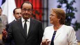 Presidente francés arremete contra el proteccionismo en su visita a Chile