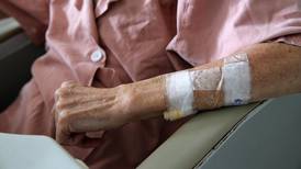 Alerta para adultos mayores: Repuntan emergencias por infecciones respiratorias 