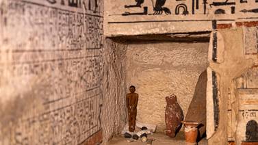 Egipto descubre cinco tumbas faraónicas