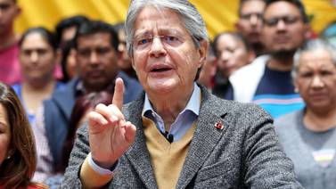 Ecuador regulará uso de armas para defensa personal ante criminalidad